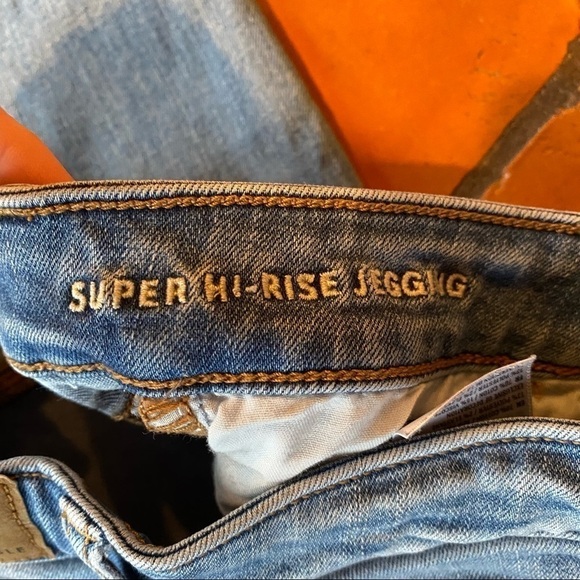 American Eagle Jeans Super Hi Rise Jegging Women's Size 4 Reg Distressed Stretch - Picture 3 of 7
